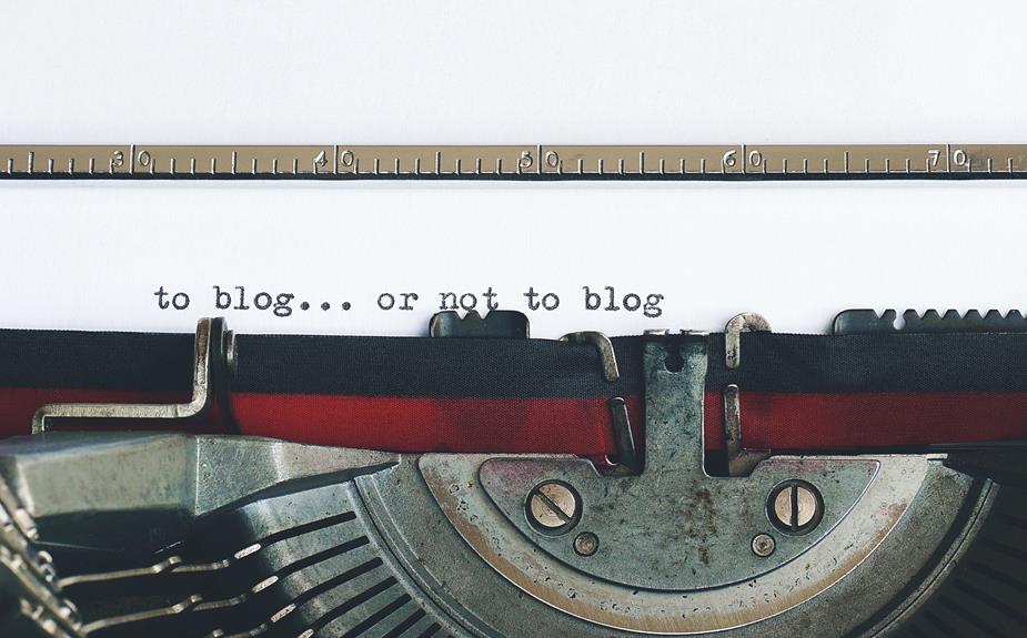 experienced blog writer available